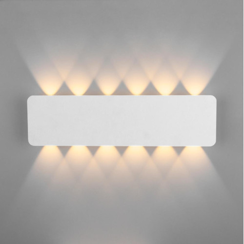 
                    Настенный светодиодный светильник Elektrostandard Angle 40139/1 Led белый a055777        
    