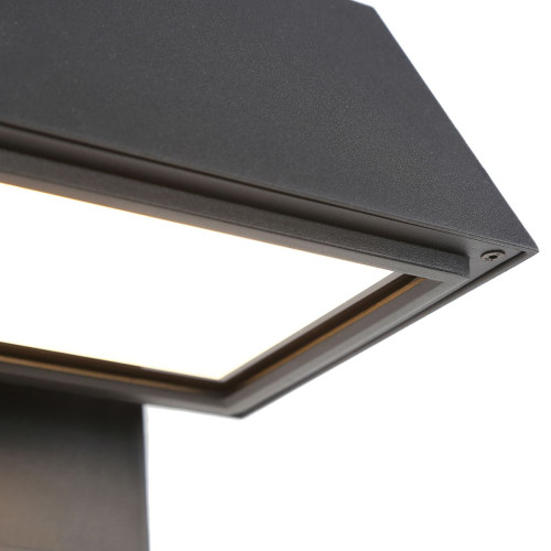 
                    Уличный настенный светодиодный светильник Favourite Trapezium 4300-1W        
    