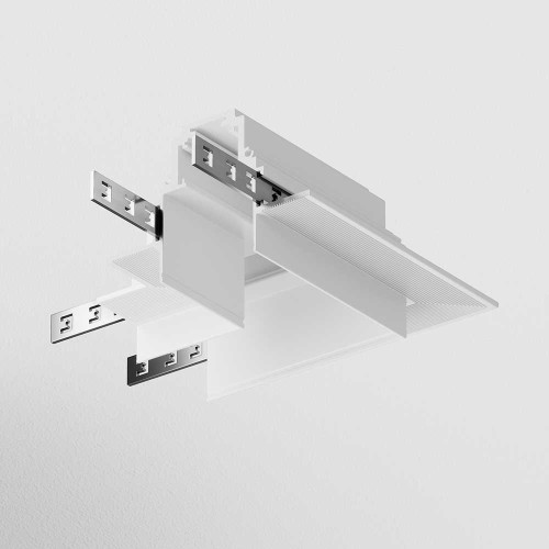 
                    Коннектор L-образный Maytoni Technical TRA004CL-22W        
    