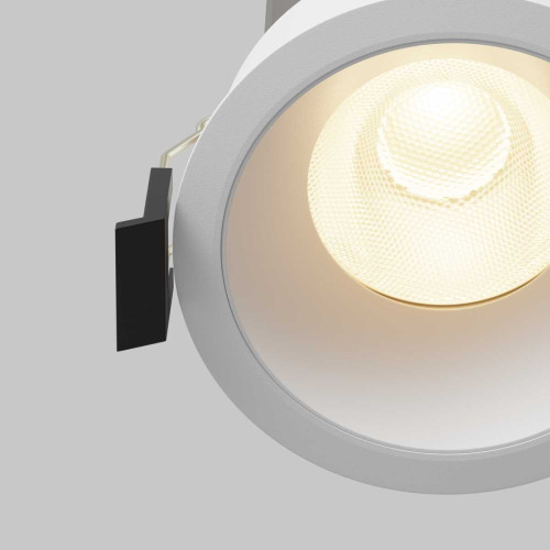
                    Встраиваемый светильник Maytoni Technical Downlight Dip DL117-15W-3K-W        
    