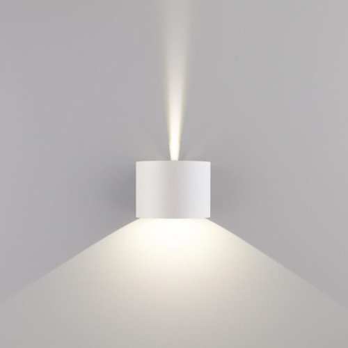 
                    Уличный настенный светодиодный светильник Elektrostandard 1518 Techno LED Blade белый a038830        
    